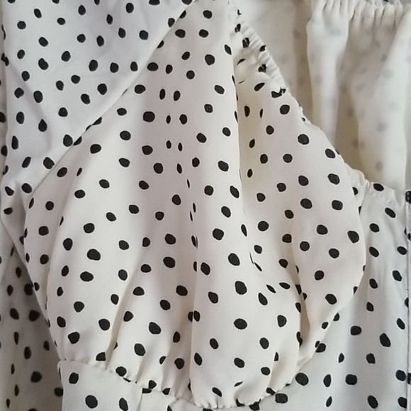 Society & Stitch Sweetheart Cropped Dot Blouse M - Picture 10 of 16